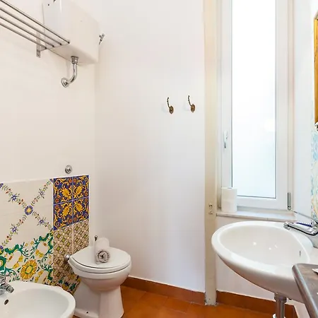 Don Pedro Vicere Di Toledo In The Center 3* Naples