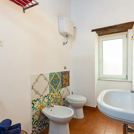 Guest house Don Pedro Vicere Di Toledo In The Center Naples
